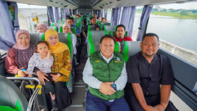 Kepala Dishub Provinsi Jatim Dampingi Gubernur Khofifah Tinjau Transjatim, Dorong Warga Beralih ke Transportasi Publik