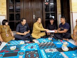 Wabup Badung Bagus Alit Sucipta Melayat ke Rumah Duka di Kelurahan Kapal