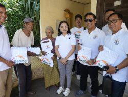 Wujudkan Sanitasi Layak, TP PKK Badung dan Kadin Serahkan Bantuan Toilet di Desa Tumbak Bayuh