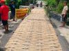 Ditopang Bambu dan Gedek Jembatan Ambrol di Desa Latsari, Kabupaten Jombang, Kini Hanya Bisa Dilalui Motor