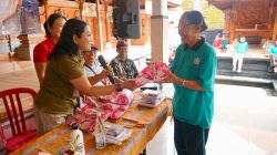 Ketua TP PKK Badung Hadiri Cek Kesehatan Gratis dan Serahkan Bantuan Sosial
