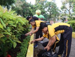 Implementasikan Gerakan Nasional ‘Indonesia ASRI’, Polres Batu Bersama Pemkot Gelar Korve Massal