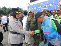 Apel Siaga Kamtibmas Lawan Hoaks dan Propokasi di Lapangan Promoter Polres Metro Bekasi