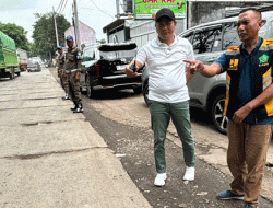 Tinjau Jalan Rusak Jelang Lebaran, Bupati Sidoarjo Minta Perbaikan Permanen dan Transparan