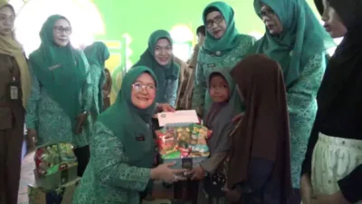 Safari Ramadan Organisasi Wanita Tabalong, 40 Anak Yatim dan 101 Lansia di Jaro Terima Santunan