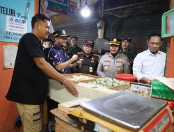 Kapolres Metro Bekasi dan Forkopimda  Pantau Harga dan Stok Bahan Pokok di Pasar Tambun