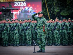 Komandan Yonif 509/BY/9/2 Kostrad Bersama Prajurit Tunjukkan Jiwa Ksatria pada Upacara HUT ke-65 Kostrad