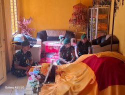 Danyon Inf TP 924/Uria Mapas Ziarah ke Makam Putri Mayang dan Uria Mapas di Desa Jaar