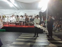 Bupati Ngawi Ony Anwar Harsono Berangkatkan Gema Takbir di Depan Masjid Agung Baiturrohman Ngawi