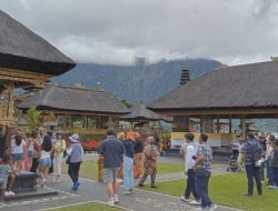 Dampak Konflik Timur Tengah, Kunjungan WNA di Ulun Danu Beratan Merosot 50%