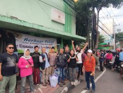 PWI Sidoarjo Tebarkan Kebaikan, Berbagi 650 Paket Takjil