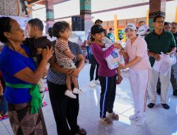 Ketua TP PKK Badung Rasniathi Adi Arnawa Pimpin Aksi Badung Peduli di Desa Sedang