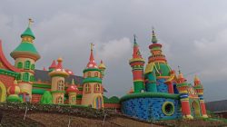 Ironi di Balik Viral Mikutopia: Mengikis Ikonik Apel Kota Batu Demi Ambisi Wisata Modern