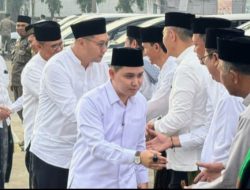Bupati bersama Wakil Bupati Sholat Ied di Masjid yang sama
