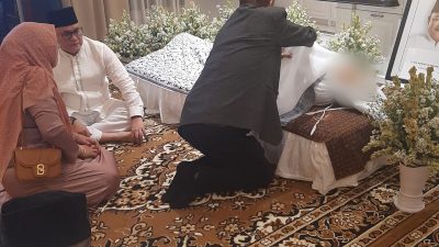 Sahabat Hingga Akhir: Chairul S Matdiah dan Alex Noerdin