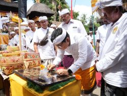 Bupati Badung Adi Arnawa Hadiri Karya di Banjar Karangenjung Bhakti Sembung