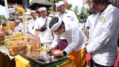 Bupati Badung Adi Arnawa Hadiri Karya di Banjar Karangenjung Bhakti Sembung