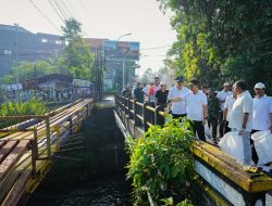 Pimpin Aksi Bersih di Kuta, Bupati Badung Adi Arnawa Evaluasi Pengelolaan Sampah Pasca 1 April