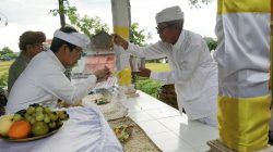 Bupati Badung Nodya Karya Ngenteg Linggih di Pura Ulun Empelan Subak Aban