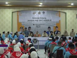 PPIH Kalsel Sambut Jemaah Haji Tabalong, Paspor hingga Kartu Nusuk Mulai Dibagikan