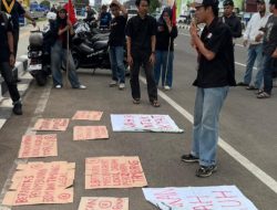 Aliansi Mahasiswa dan Pemuda Sulbar Gelar Aksi Damai Peringati Hari Buruh dan Hardiknas Soroti Kebijakan yang Dinilai Belum Pro Rakyat