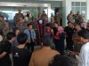 Koalisi Korpres Unjuk Rasa di Depan Gedung DPRD Sulbar, Suarakan Persoalan&nbsp;MBG&nbsp;dan Kebebasan Pers Hingga&nbsp;Copot Kareg SPPG