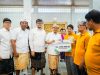 Bupati dan Wabup Badung Salurkan Bansos Hari Raya Waisak untuk Umat Buddha