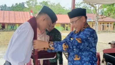 Wakil Bupati Simeulue Nusar Amin Melepas 103 Lulusan Angkatan V SMPN 7 Simeulue Timur