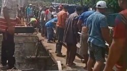 Wujud Kemanunggalan TNI-Rakyat, Gotong Royong Bangun Jembatan Perintis Garuda