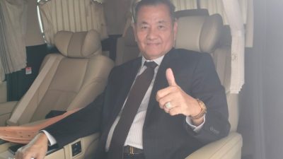 Persaudaraan di Titik Terendah: Sisi Lain Di Balik Toga Hitam, Kisah Darna Dahlan dan Ketulusan Chairul S Matdiah