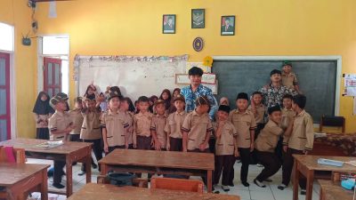 Siswa Kelas XII Laksanakan Pengabdian Masyarakat di Desa Karangresik, Bekal Nyata Menuju Kelulusan