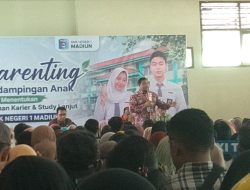 Parenting Pendampingan Anak SMKN 1 Madiun, Songsong Masa Depan