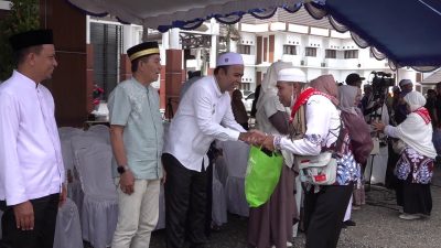 Sambut Kepulangan Jemaah Haji Kloter 3, Wabup Tabalong Ajak Jemaah Jadi Teladan di Masyarakat