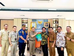 Ke Jakarta Cari Solusi, Bupati Padang Pariaman Ajukan Hibah Mobil Damkar dan Truk Sampah