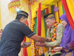 Perkuat Sinergi P4GN, Bupati Simeulue Sambut Kepala BNN Aceh dengan Adat Peusijuek