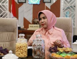 Wabup Mimik Apresiasi Tiga Pelajar Sidoarjo Usung Gerakan Tukar SampahJadi Bibit