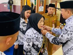 Bupati Bartim Hadiri Pengukuhan Bunda Guru dan Pelantikan Kelengkapan Organisasi PGRI