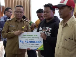 Pemkab Tabalong Serahkan Santunan Jamsos Rp42 Juta, Pastikan Perlindungan Pekerja Rentan