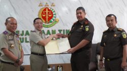 Kakanwil BPN Sulbar Serahkan Sertifikat Aset ke Kejati, Pemberian Kepastian Hukum Atas Tanah