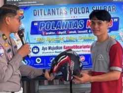 Tanamkan Budaya Tertib Keselamatan Lalulintas Sejak Usia Sekolah, Ditlantas Polda Sulbar Sambangi SMAN 2 Mamuju Dialog dengan Siswa Siswi