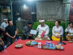 Wabup Badung Serahkan Penghargaan Tertib Administrasi Akta Kematian di Mengwi dan Abiansemal