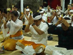 Karya Ngusaba Desa Adat Sempidi, Bupati Badung Serahkan Bantuan Hibah dan Tandatangani Prasasti