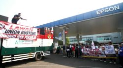 Massa Buruh Desak PT Epson Batalkan PHK Sepihak Terhadap 11 Pekerja Tetap