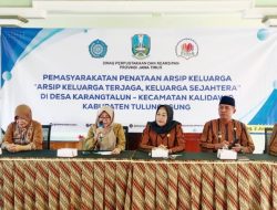 Disperpusip Jatim Ajak Warga Karangtalun Selamatkan Arsip Keluarga