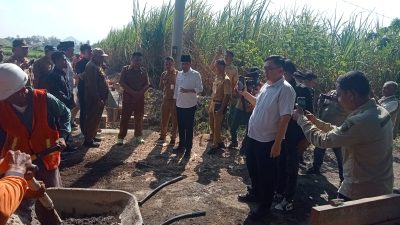 Kunjungan kerja Bupati Jember Gus Fawait, Tinjau perbaikan jalan dan irigasi di desa Wonojati kecamatan Jenggawah Jember