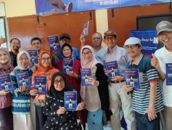 Apresiasi Dosen Senior Andarini untuk Komunitas Penulis  AWS Kampus Kapasari Surabaya