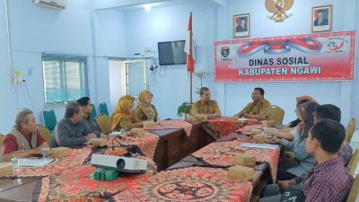 Dinsos Ngawi Salurkan  BLT DBHCHT 2026, Ribuan Buruh Pabrik dan Petani Tembakau Terima Bantuan