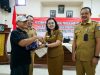 Serahkan Bantuan Alat Pengemasan kepada Pelaku IKM, Ketua Dekranasda Badung Buka Pelatihan Pengemasan Produk Industri Pangan