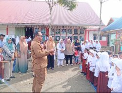 Kepala Disdik Simeulue Pantau MPLS di Simeulue Timur dan Teupah Tengah, Kabid GTK Wakili di Teupah Barat