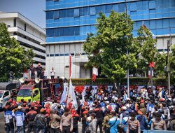 Usai Didemo Buruh, Kemendagri Minta Gubernur Jawa Barat Tidak Banding dan Segera Terbitkan SK UMSK 2026